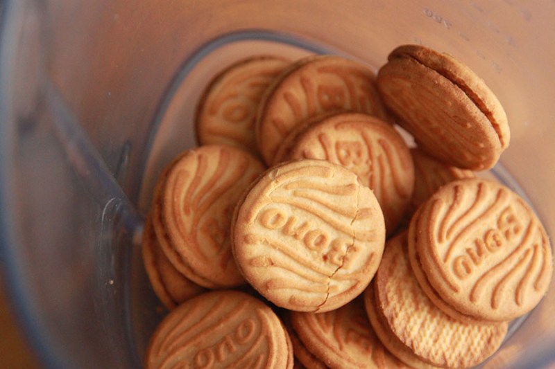 Nestlé Bono Caramel Filled Cookies 126g